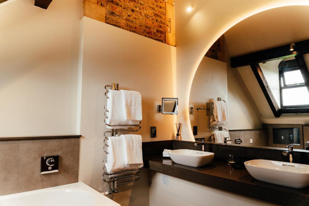 South Lodge - Junior Suite With Balcony