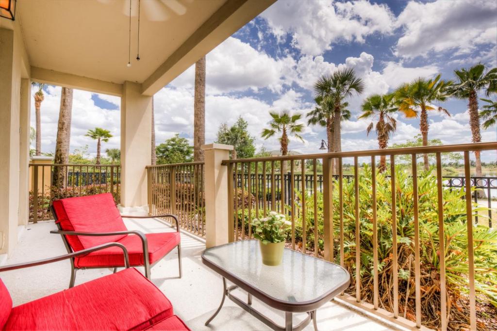 Newly Renovated LAKEVIEW Vista Cay Condo, Orlando (updated prices 2024)