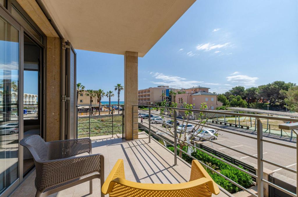 Balkón alebo terasa v ubytovaní YourHouse Juan, modern holiday house at the beach in Mallorca North