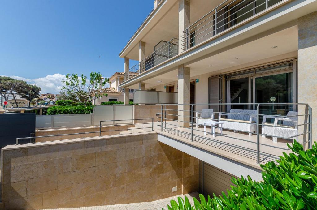 Balkón alebo terasa v ubytovaní YourHouse Juan, modern holiday house at the beach in Mallorca North
