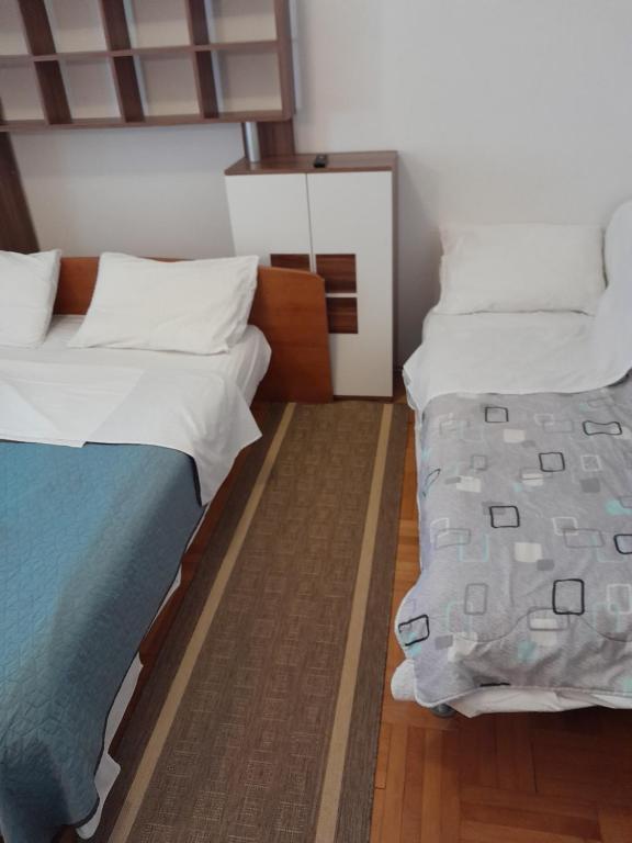 Dubrovnik Rooms 2 - Drievoudige Kamer Met Gedeelde Badkamer
