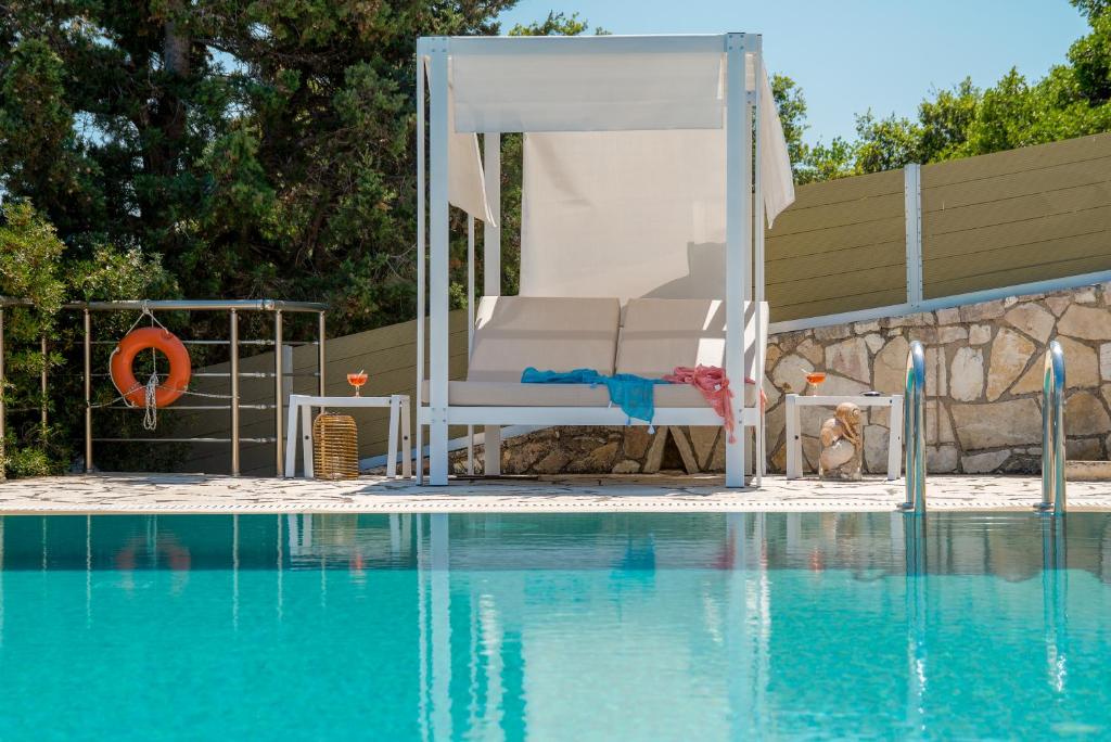 The swimming pool at or close to Villa Terra del Nonno with Sea Views & Pool