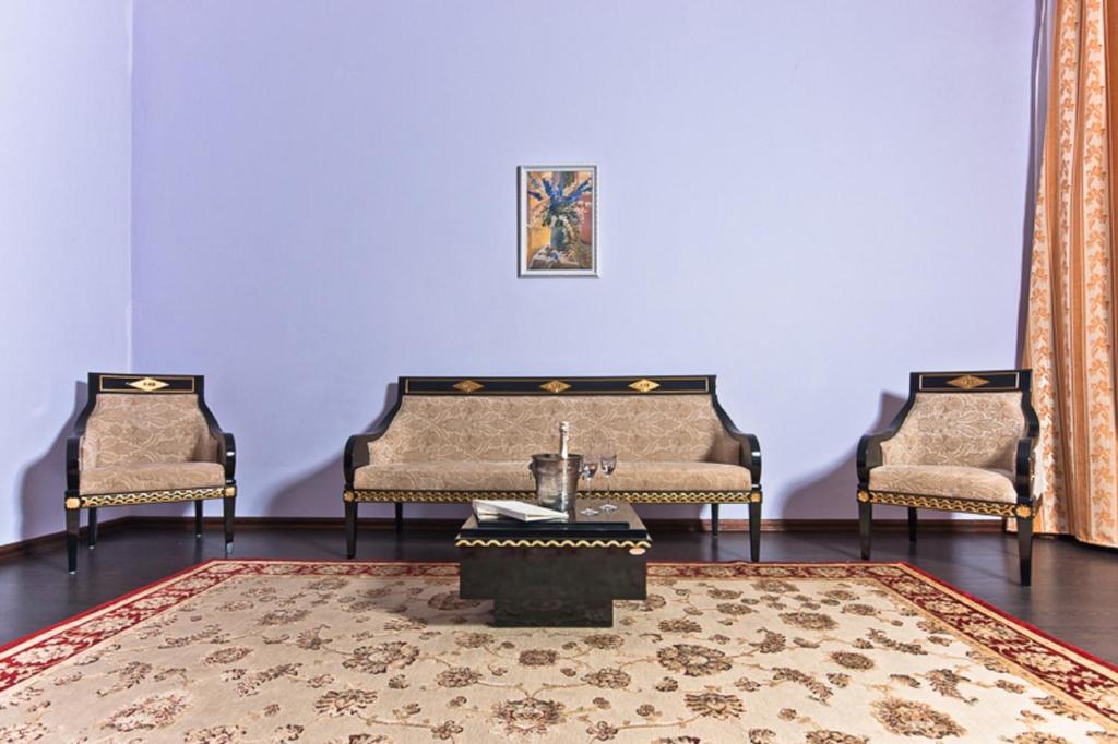 Posezení v ubytování Admiral Hotel