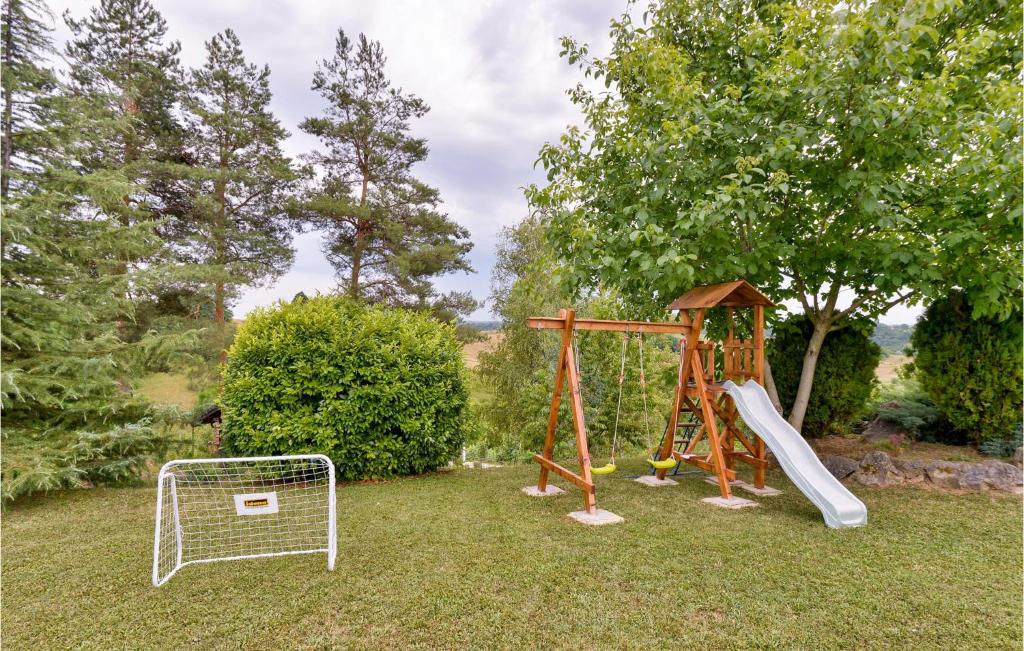 Detský kútik v ubytovaní 3 Bedroom Pet Friendly Home In Krasic