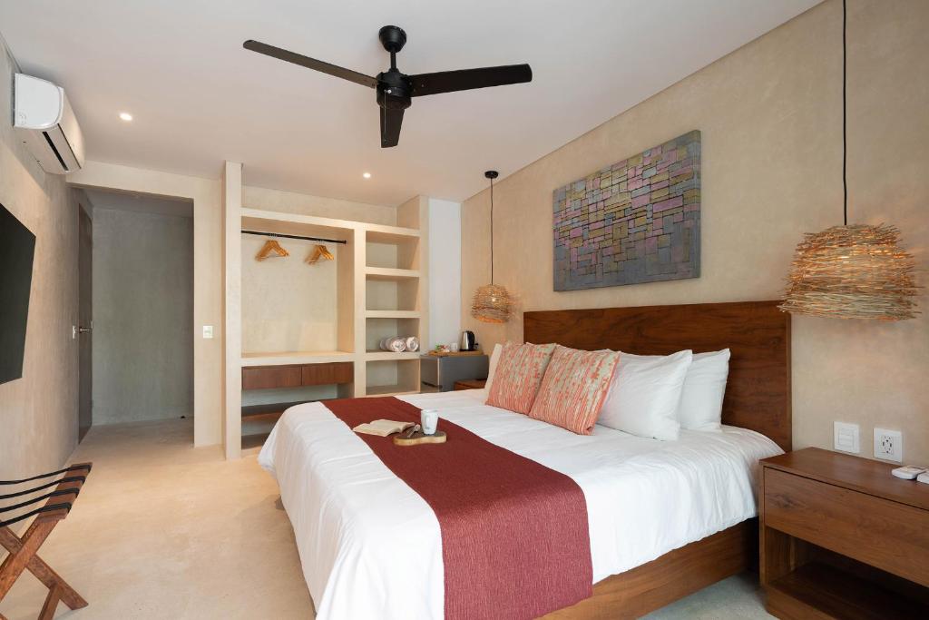 Suites at TreeTops Tulum - 带游泳池的国王室