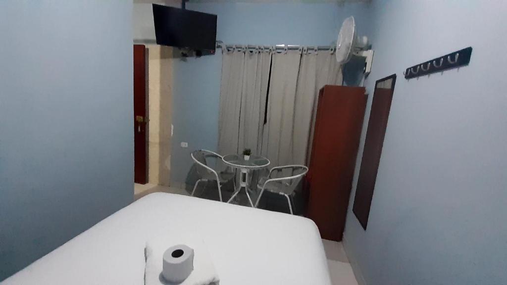 TV a/nebo společenská místnost v ubytování AYPA Hostal