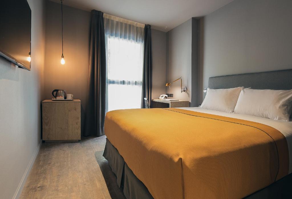 Yurbban Trafalgar Hotel - 9