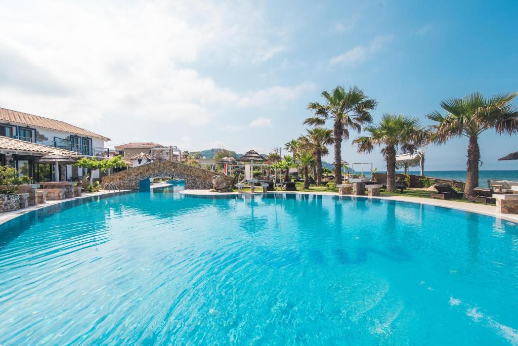 The swimming pool at or close to Mirage Arillas Studio Type B11