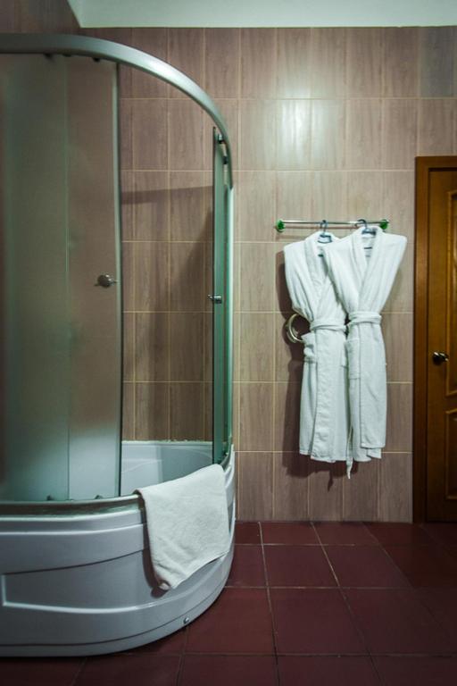 Koupelna v ubytování Admiral Hotel