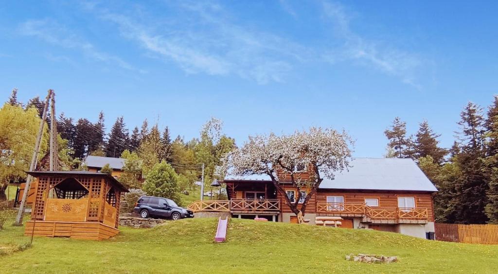 Budova, v ktorej sa apartmán nachádza