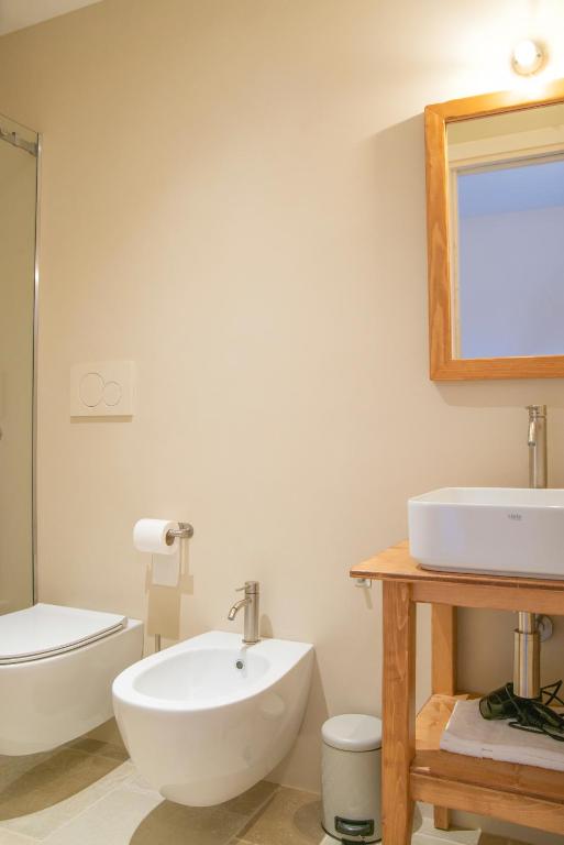 A bathroom at Dimore Angiulli - Trulli di Charme