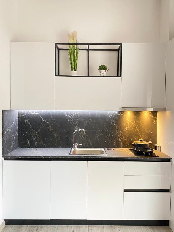 Newly renovated ONE bedroom apartment in Tirana - Image 3