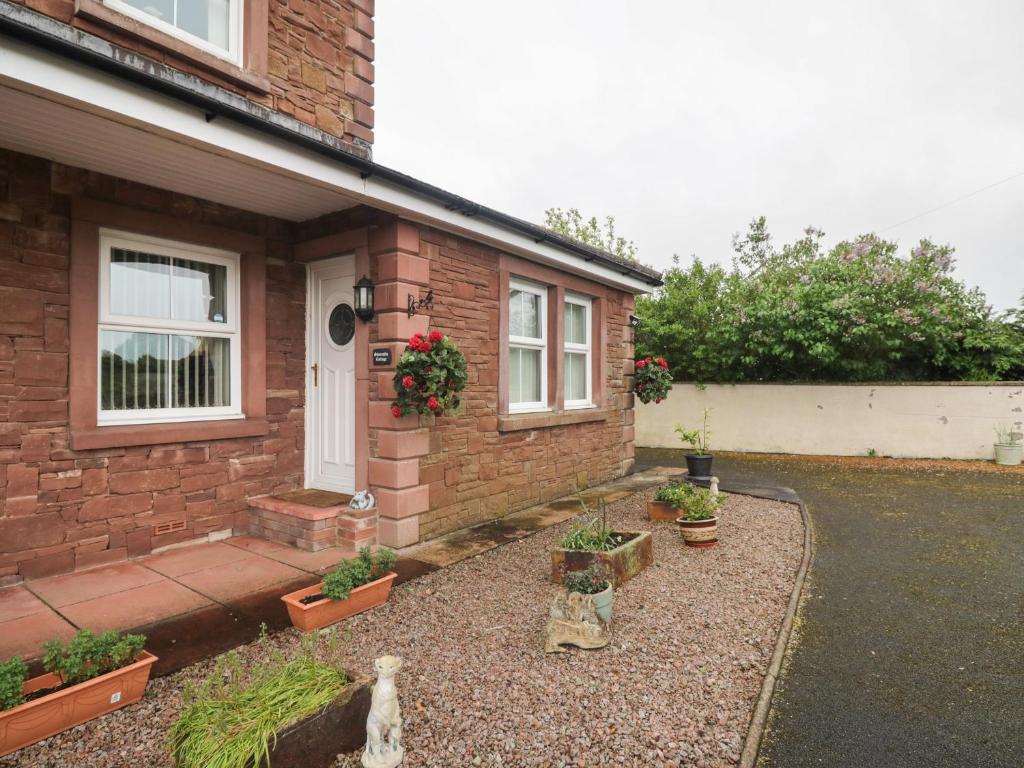 Shoreside Cottage, Wigton (updated prices 2024)