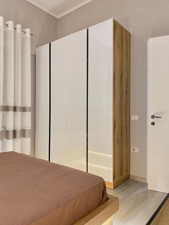 Newly renovated ONE bedroom apartment in Tirana - Image 7