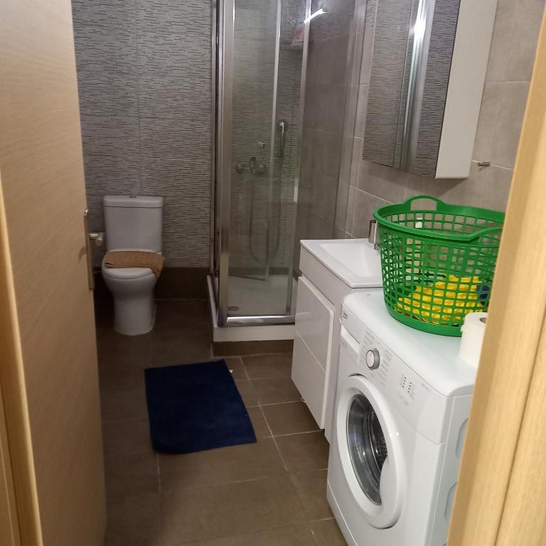 A bathroom at Rooms Kavala