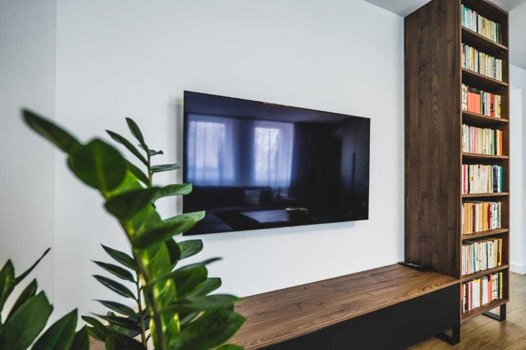 Knihovna v apartmánu