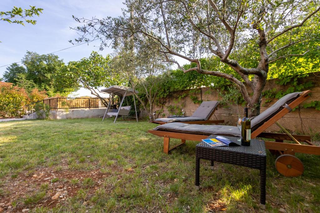 Ogród w obiekcie Holiday house TOIĆI