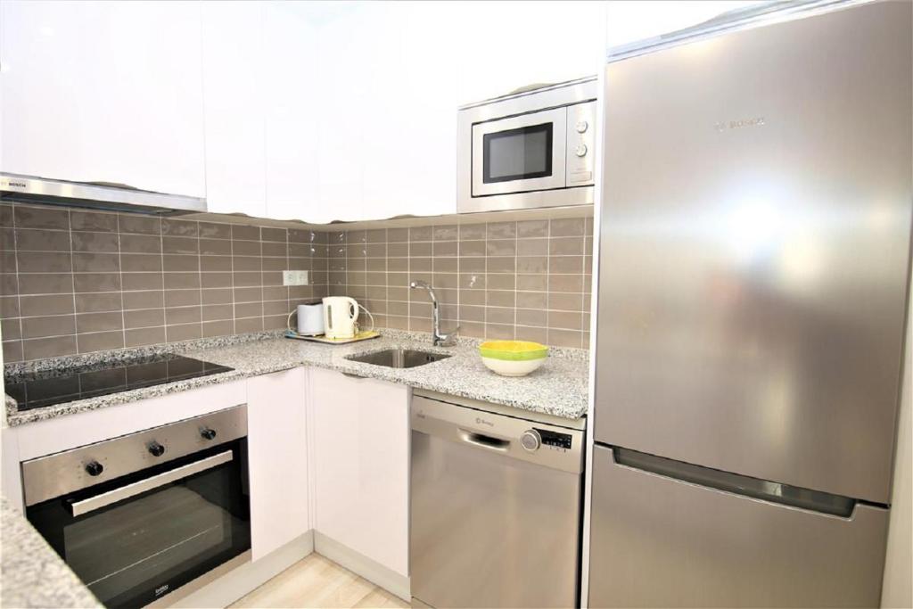 A kitchen or kitchenette at Gaviota