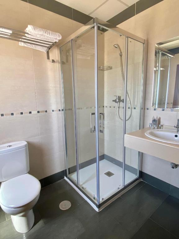 HOSTAL RESTAURANTE SAN ISIDRO, Quintanar de la Orden – Preços ...