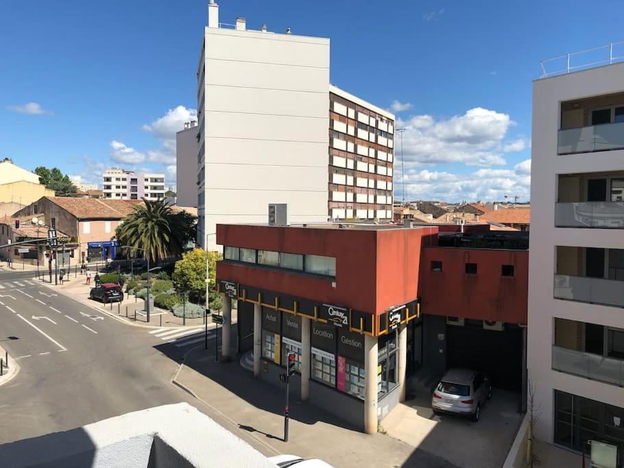 Fotografia z galérie ubytovania Le Studio 18 à Nîmes, proche centre ville & Gare TGV, Wifi Balcon v destinácii Nîmes