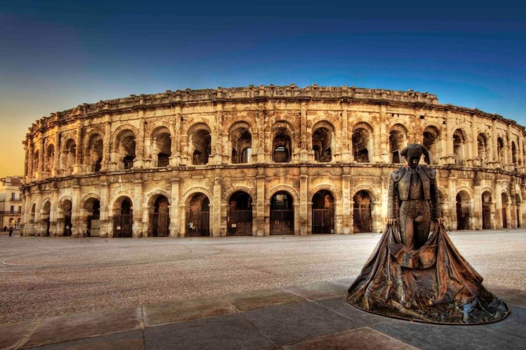 Fotografia z galérie ubytovania Le Studio 18 à Nîmes, proche centre ville & Gare TGV, Wifi Balcon v destinácii Nîmes