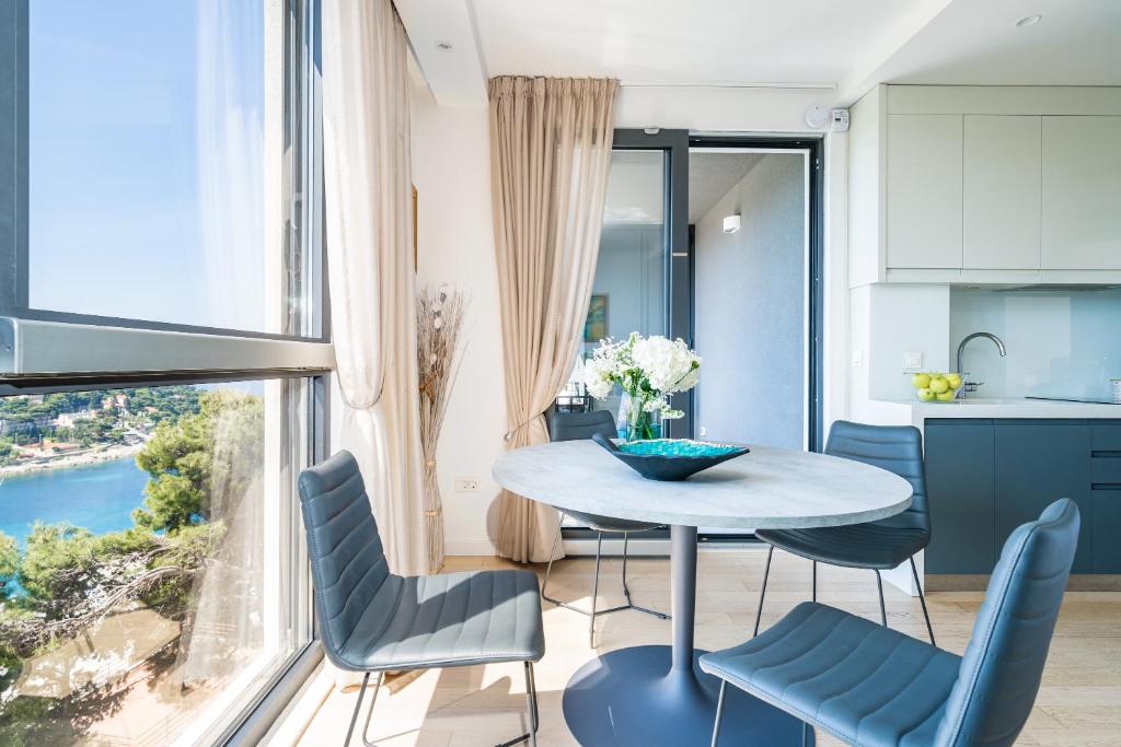 Posedenie v ubytovaní Crown Apartments - Emerald 1 BD