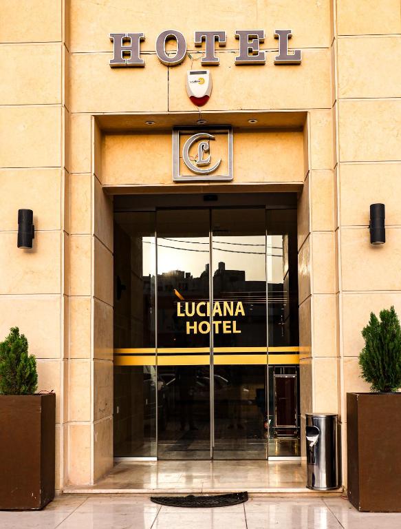 Sijil, anugerah, tanda atau dokumen lain yang dipamerkan di Luciana Hotel by FHM