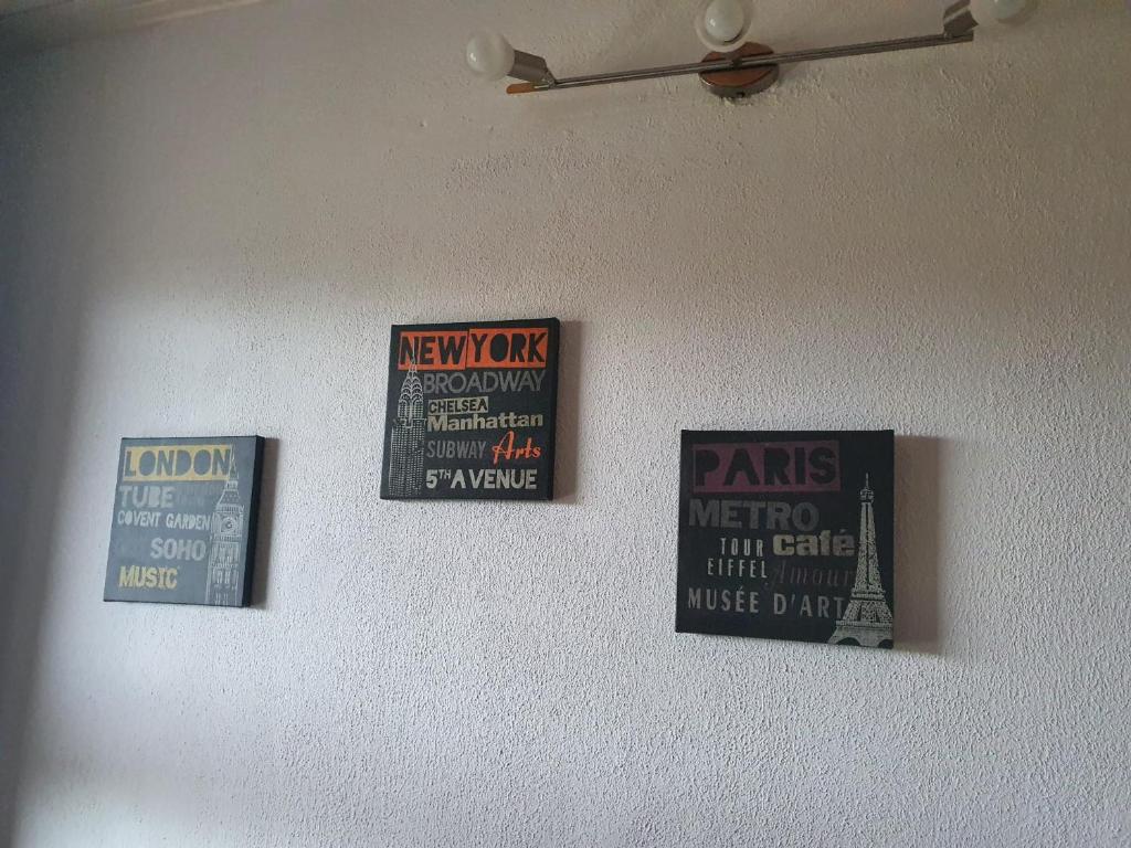 Certifikát, hodnocení, plakát nebo jiný dokument vystavený v ubytování Schöne Aussicht