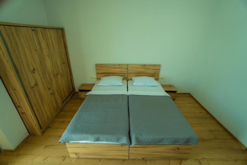 Postel nebo postele na pokoji v ubytování Twins