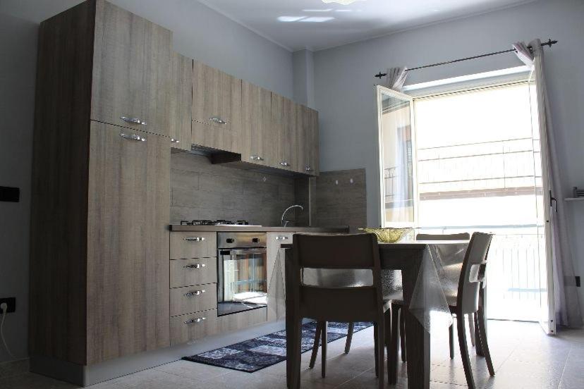 A kitchen or kitchenette at Casa Mary