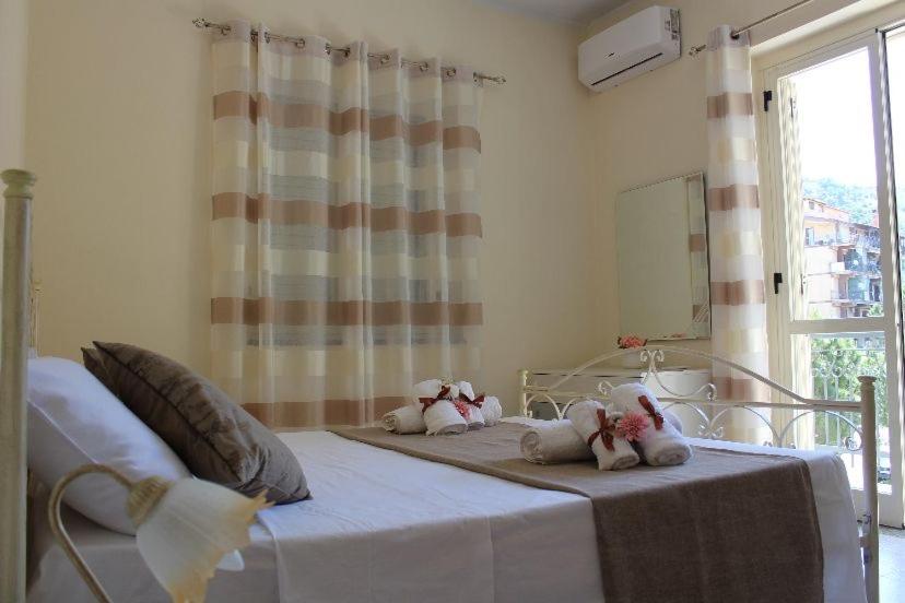 A bed or beds in a room at Casa Mary