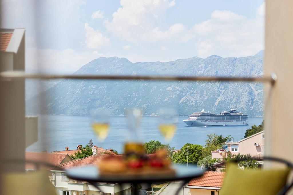 M&M&M Apartments - отзывы и видео