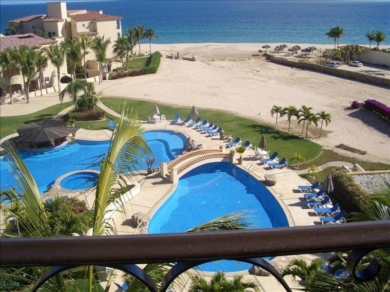 Beachfront! Gorgeous 3 Bedrooms Unit At Las Mananitas!