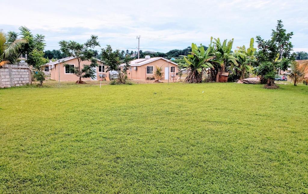 Cheerful Two-bedroom 1bath, WIFI, air conditioning.