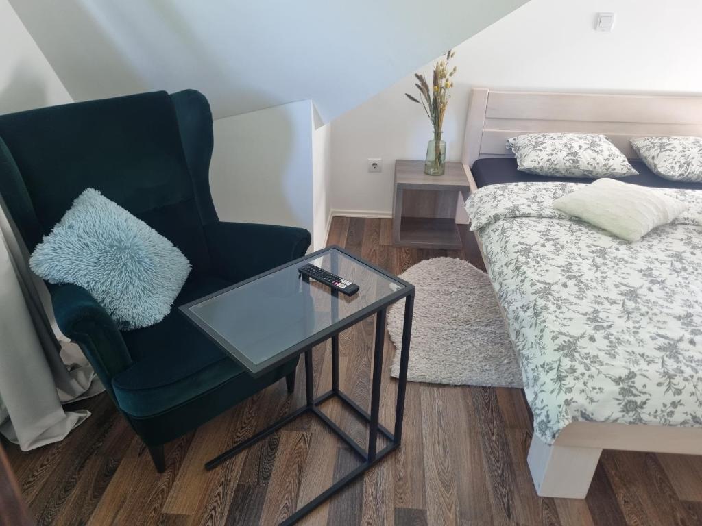 4 Seasons Guest House - 8