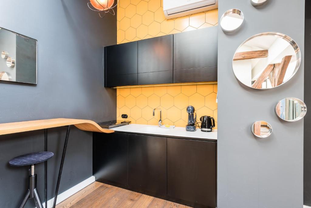 Kuchyňa alebo kuchynka v ubytovaní Wegierska Luxury Loft WAWELOFTS