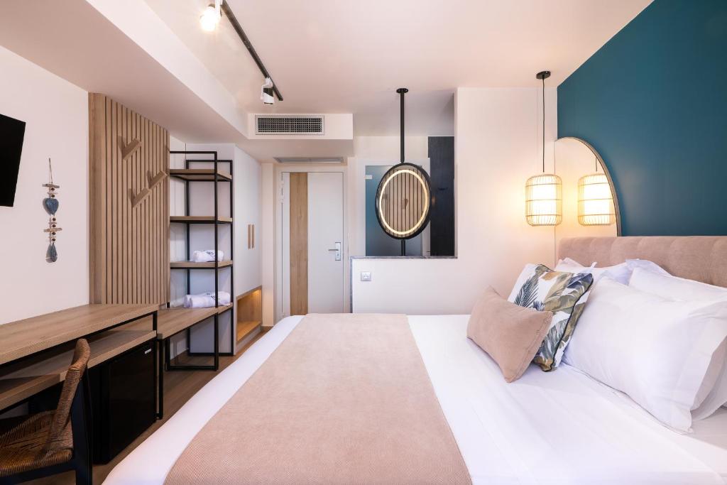 SKS Luxury Suites & Rooms - 17