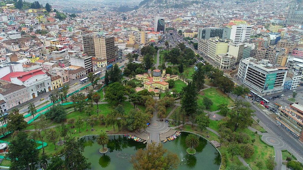 Nespecifikovaný výhled na destinaci Quito nebo výhled na město při pohledu z hotelu