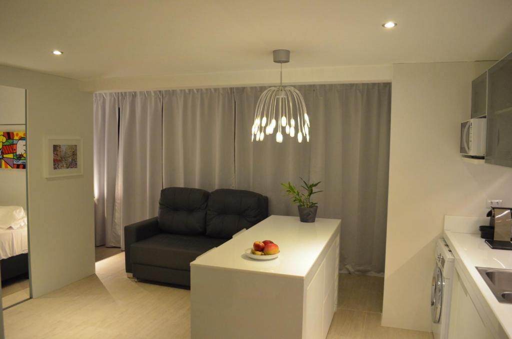  Goldenland Home Service