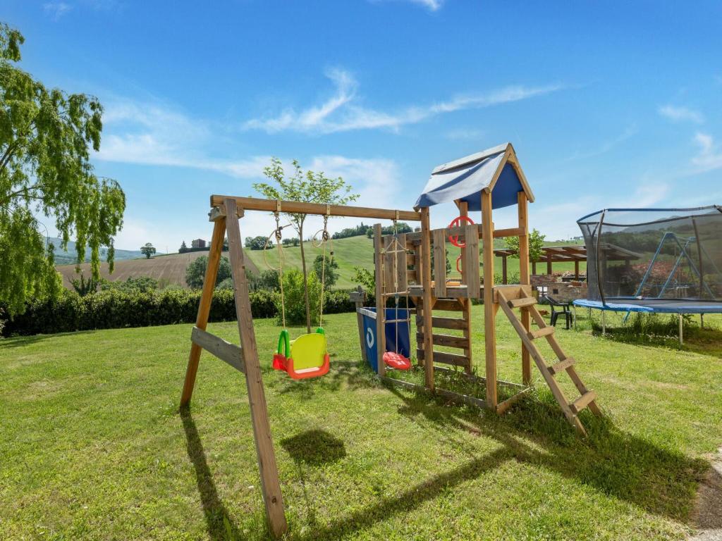 Herní místnost nebo prostor pro děti v ubytování Apartment in Marche with Wine Experience