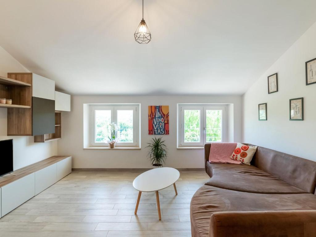 Posezení v ubytování Apartment in Marche with Wine Experience