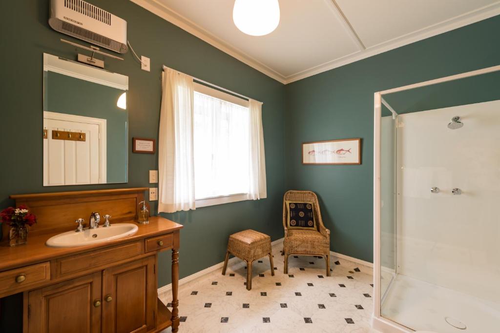 Vannituba majutusasutuses Arcadia Lodge Russell