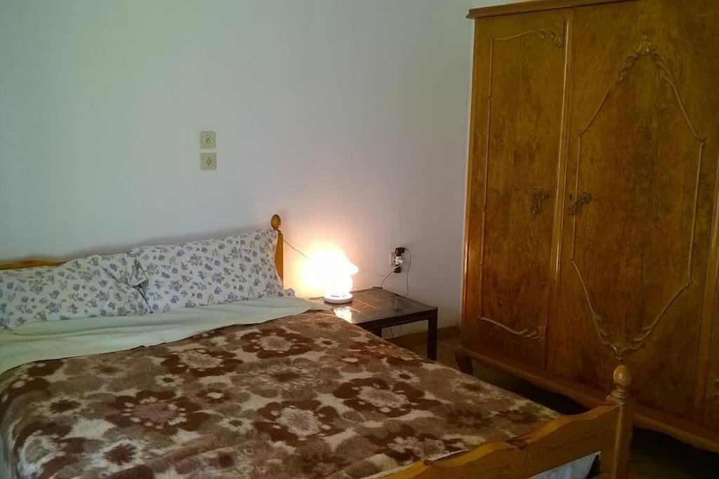 Posteľ alebo postele v izbe v ubytovaní PRIVATE BEDROOMS IN SHARED APARTMENT 135 SM ATHENS Center