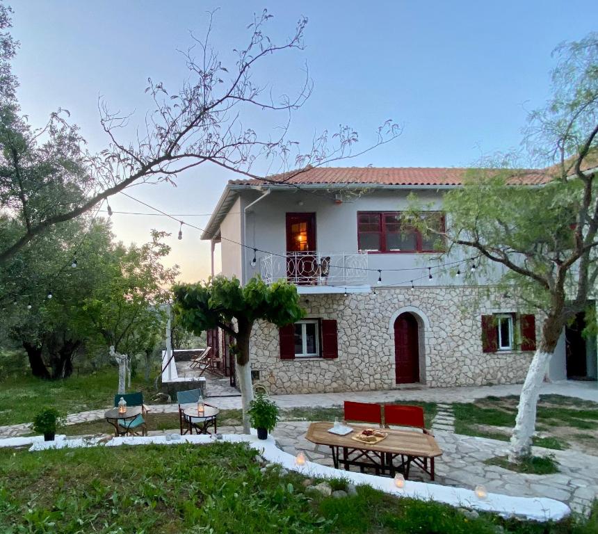 Σπίτι στην Κατούνα με 4 δωμάτια & πανοραμική θέα, Katouna Home I - Housity