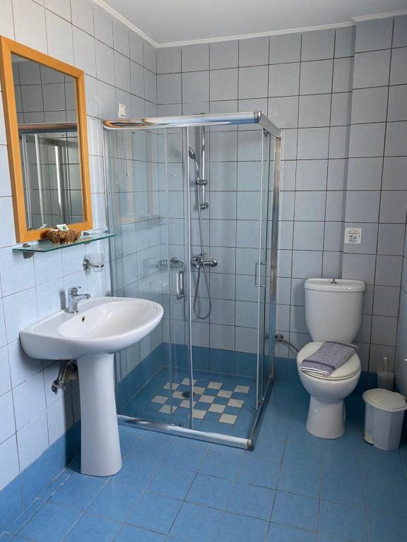 Koupelna v ubytování Triton Authentic Cretan Hotel