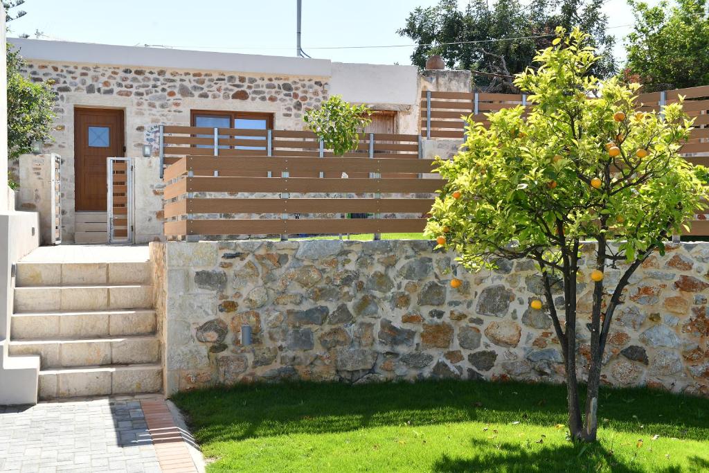 Zahrada ubytování Petrino in Sisi with private pool and garden