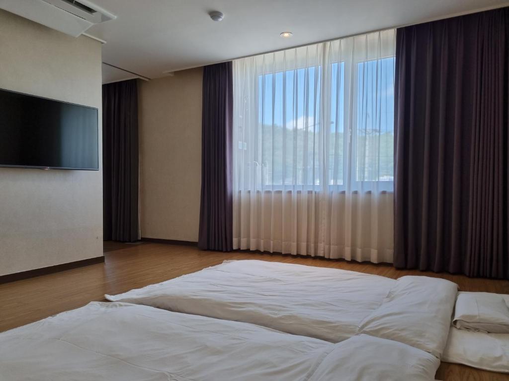 Avonhotel Gunsan - 韩国风格的豪华室，免费早餐2个人