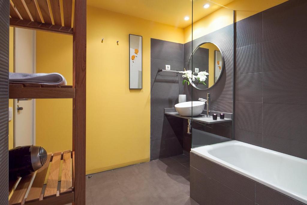 Inside Barcelona Apartments Sants - 13