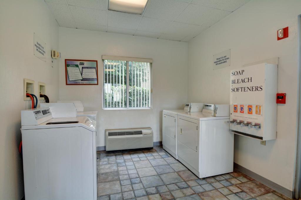 Fotografie z fotogalerie ubytování Motel 6-Warwick, RI - Providence Airport - I-95 v destinaci Warwick