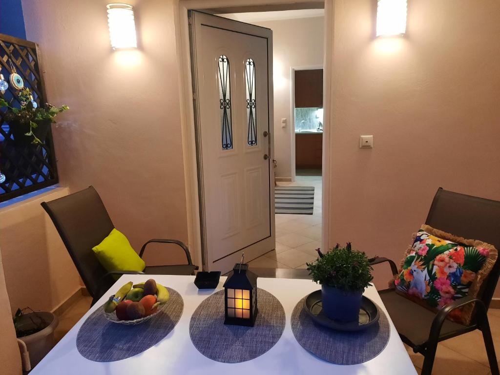 A seating area at Pavlos Apartment